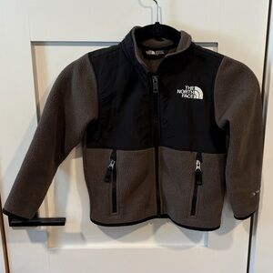 The North Face Denali2 Black & Grey/Green Fleece Jacket 3T